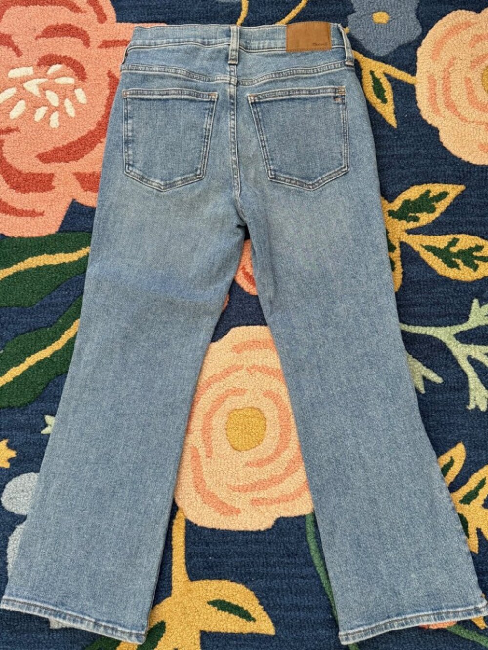 Madewell Women's Mid-Rise Petite Kick Out Flare Crop Jeans | Size: 25P - Picture 5 of 9